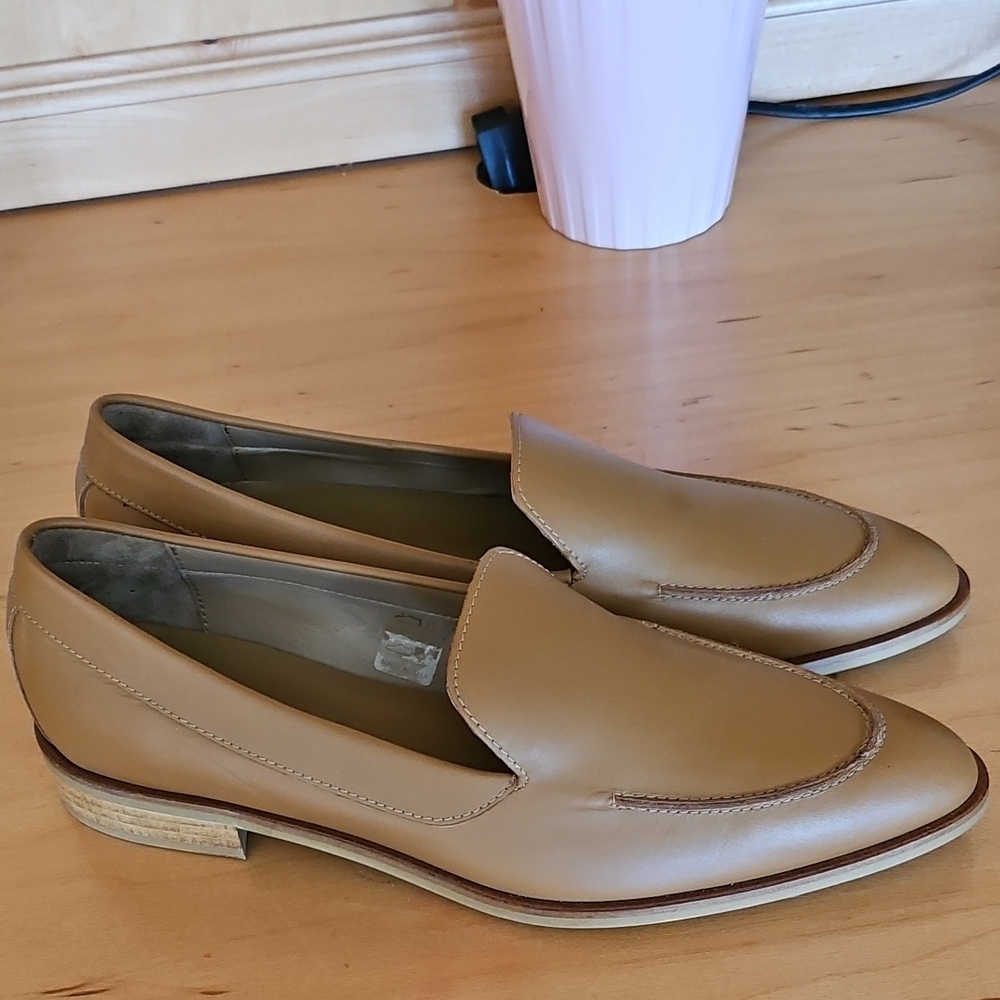 Everlane Classic Tan Loafers